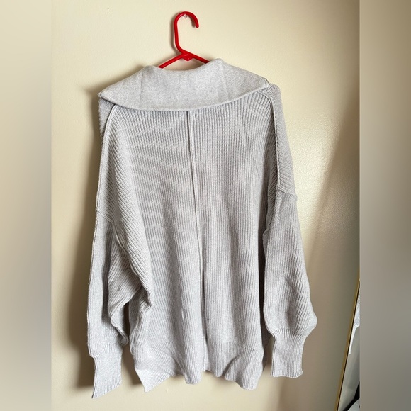 Aerie Light Gray Ribbed Turtleneck Sweater - Picture 4 of 5